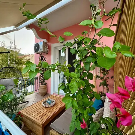 Reginas Studios & Apts-Bougainvillea Studio Suite Fiscardo With Private Terrace * フィスカルドン