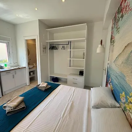 Reginas Studios & Apts-Bougainvillea Studio Suite Fiscardo With Private Terrace * Fiskardo