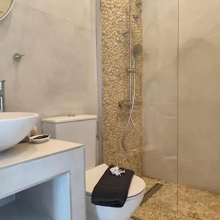 Reginas Studios & Apts-Bougainvillea Studio Suite Fiscardo With Private Terrace