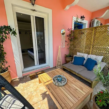 Appartement Reginas & Apts-bougainvillea Fiscardo With Private Terrace