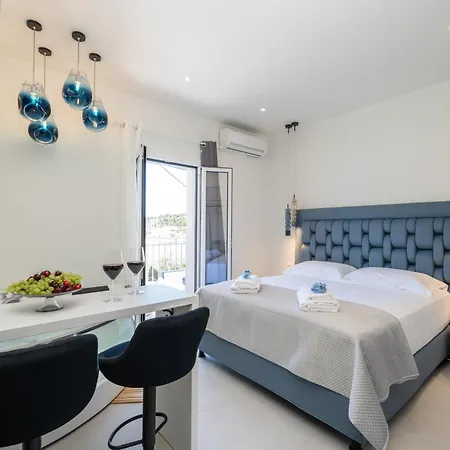 דירה Regina & - Fiscardo