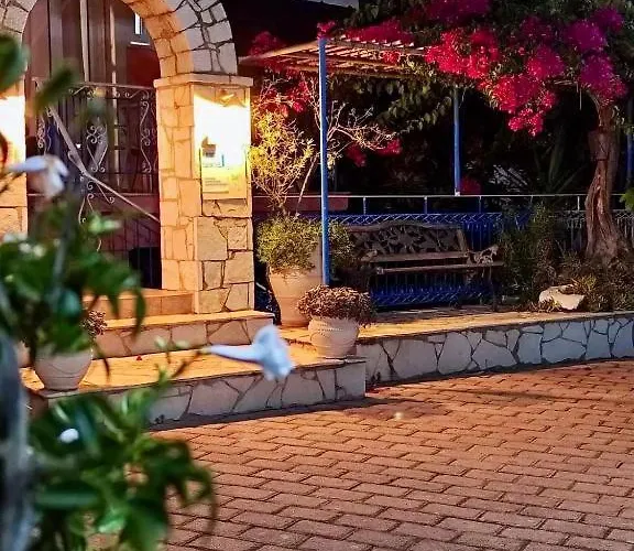 Apartment Reginas & Apts-bougainvillea Fiscardo With Private Terrace Fiskardo